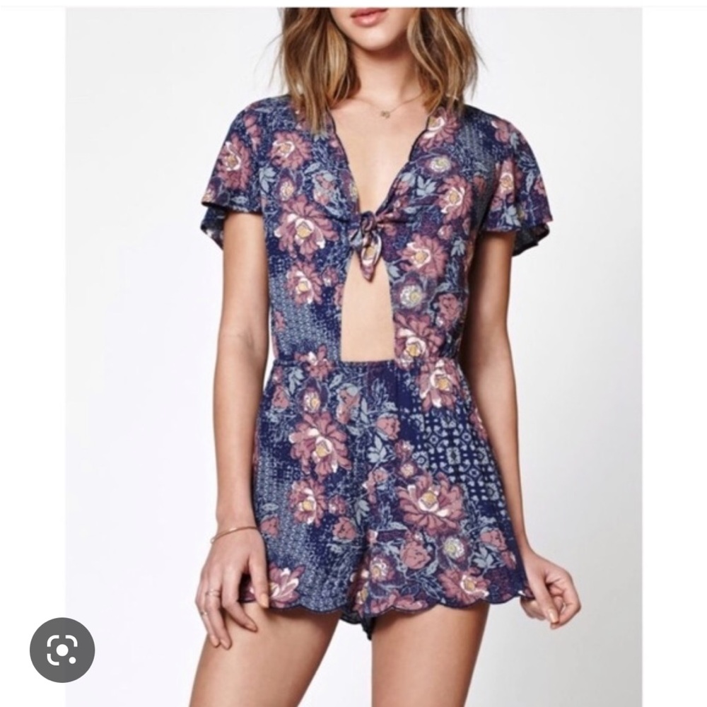 Blue and pink cut out front romper with scalloped hem never worn
